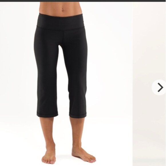 Lululemon Groove Crop Reversible Black - Picture 1 of 10